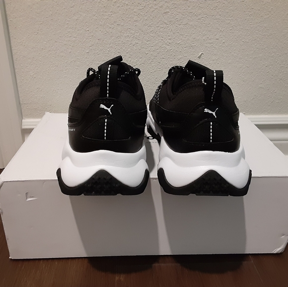 Puma - Picture 3 of 4